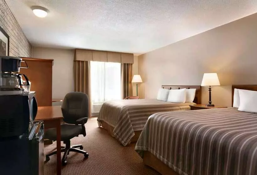 فندق Travelodge By Wyndham Simcoe