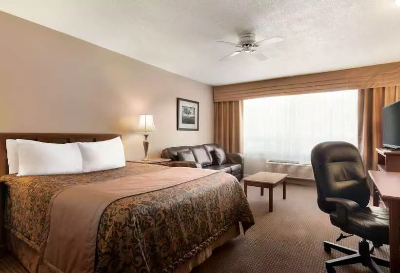 فندق Travelodge By Wyndham Simcoe