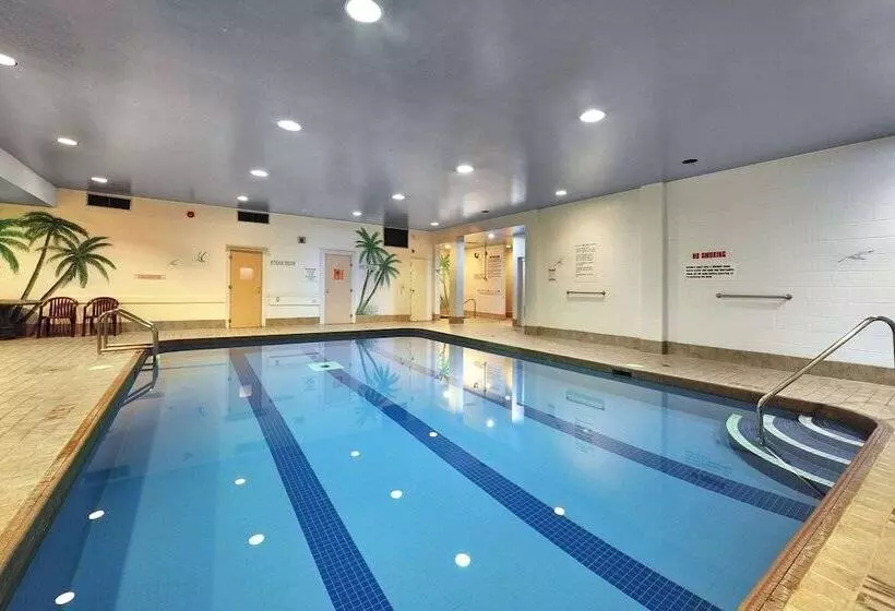 فندق Travelodge By Wyndham Simcoe