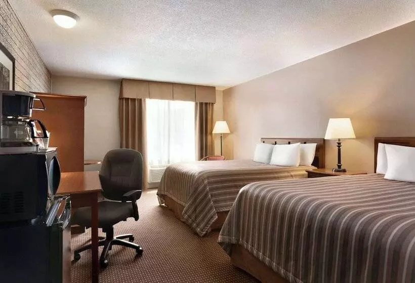 فندق Travelodge By Wyndham Simcoe