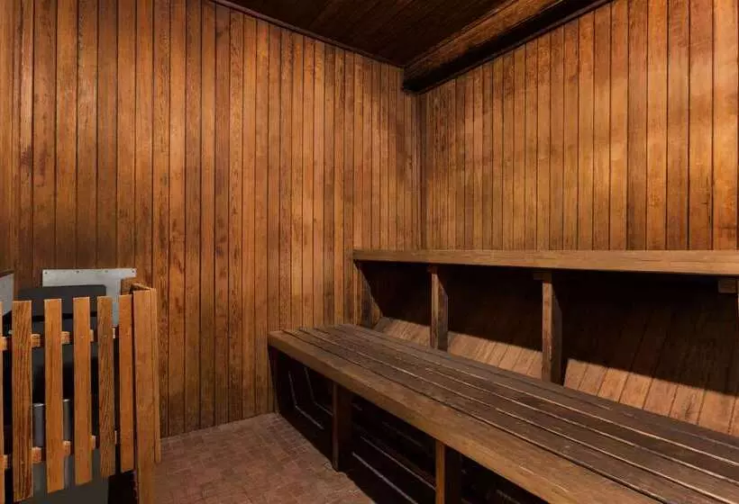 فندق Travelodge By Wyndham Winnipeg East