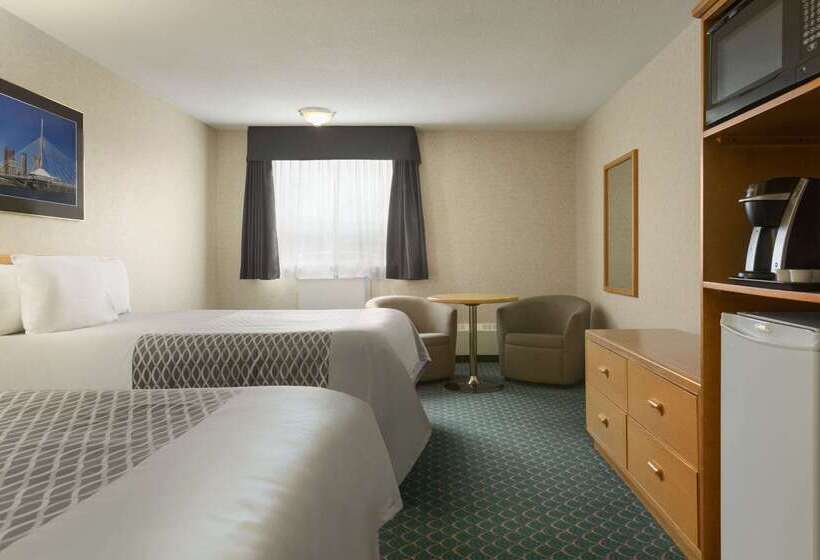 هتل Travelodge By Wyndham Winnipeg East