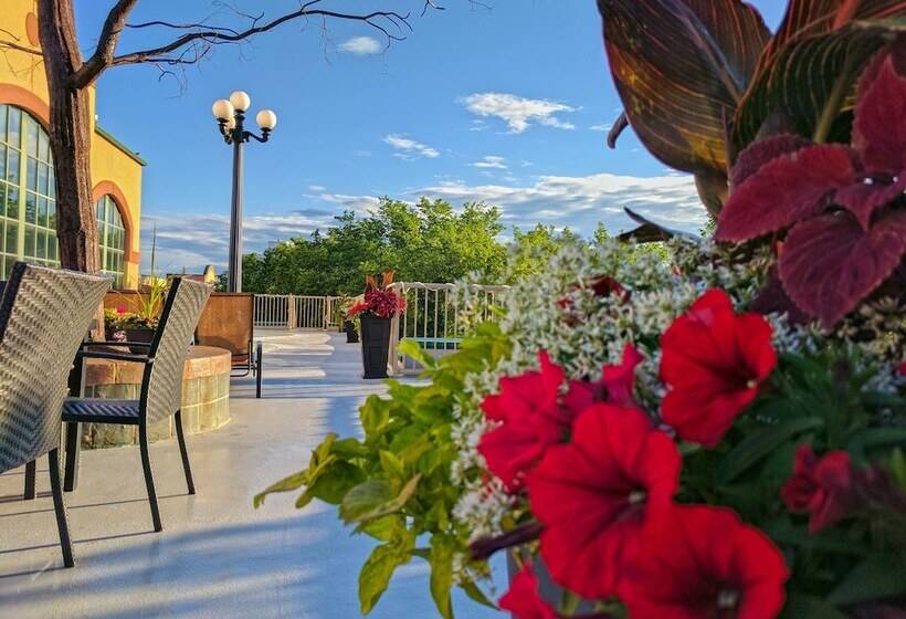 استراحتگاه Temple Gardens Hotel & Spa