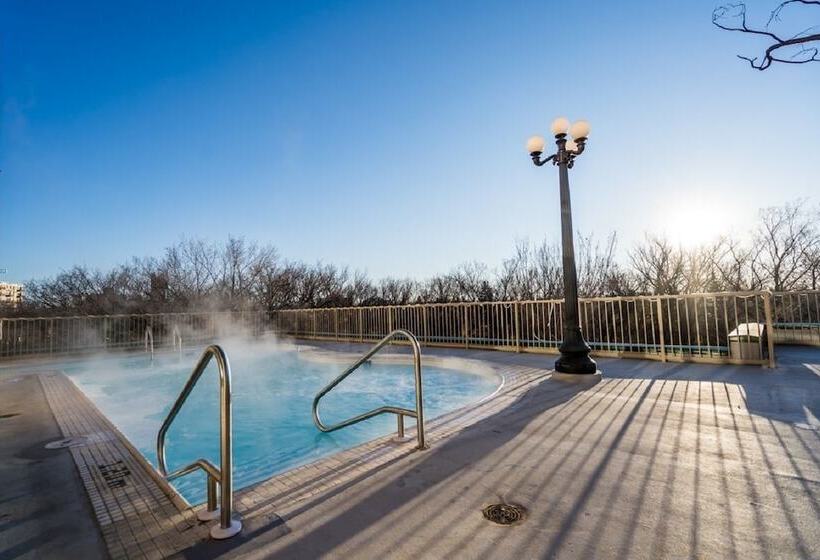 استراحتگاه Temple Gardens Hotel & Spa