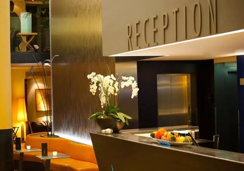 Отель Central Plaza