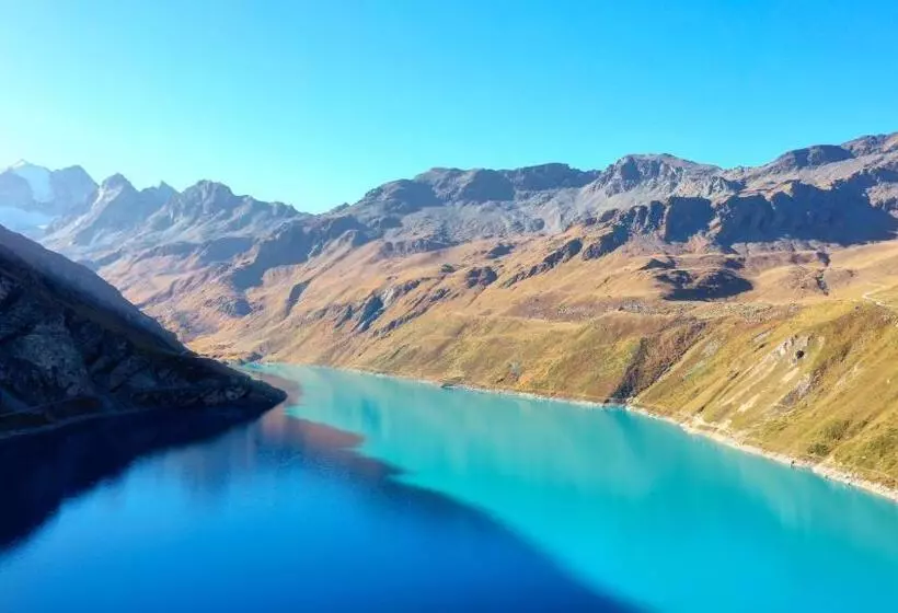 ホテル Hôtel Alpina   Swiss Ski & Bike Lodge Grimentz