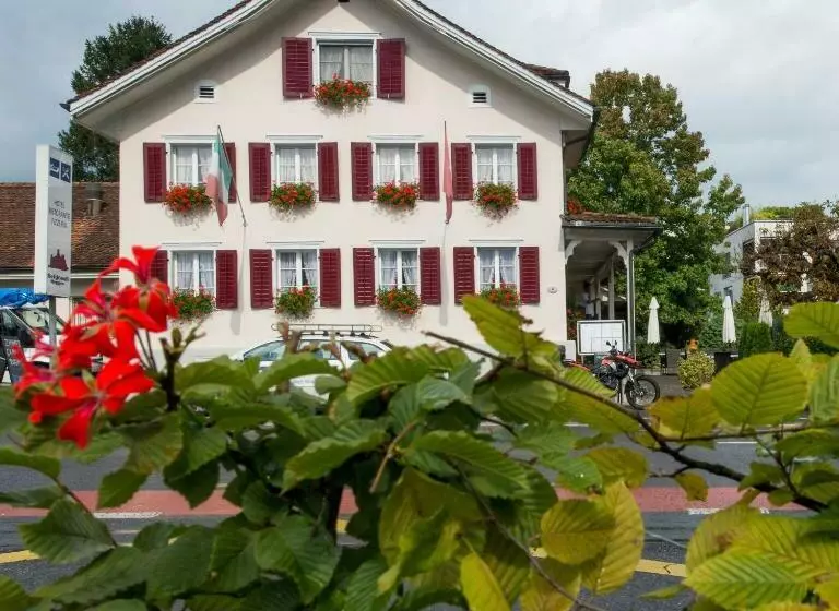 فندق Ristorante Schlössli