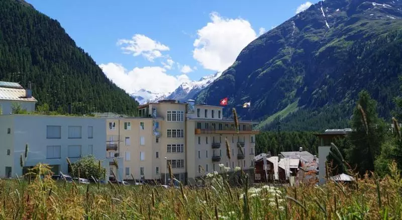 호텔 Schweizerhof Pontresina