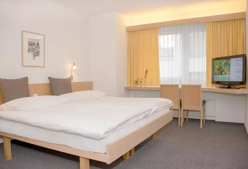 Отель Weiss Kreuz