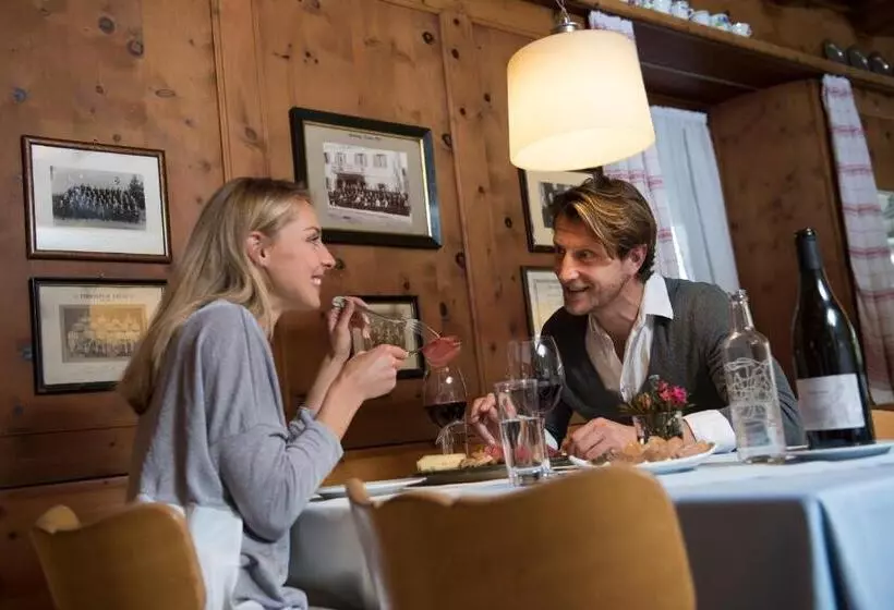 Отель Weiss Kreuz