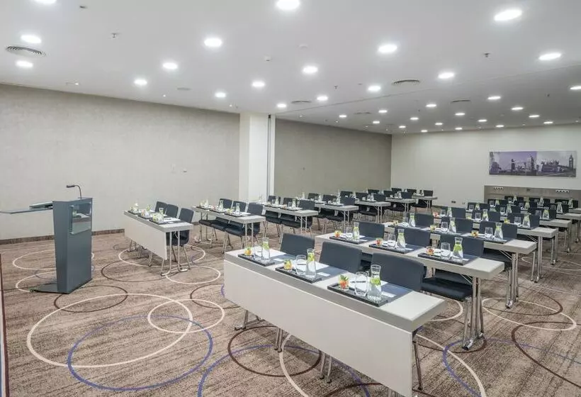 هتل Crowne Plaza Berlin City Centre Ku Damm, An Ihg