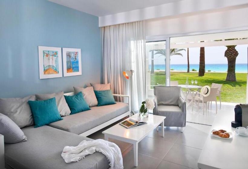 בית מלון כפרי Nissi Beach Resort