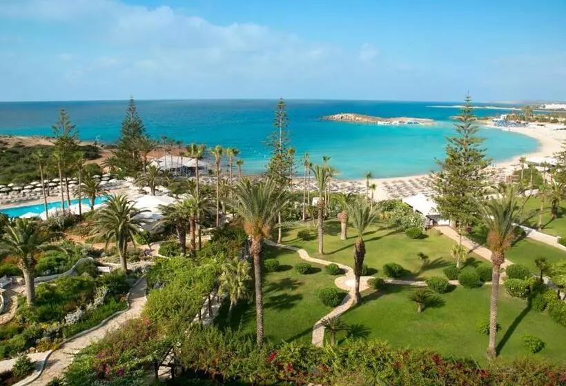 هتل Nissi Beach Resort