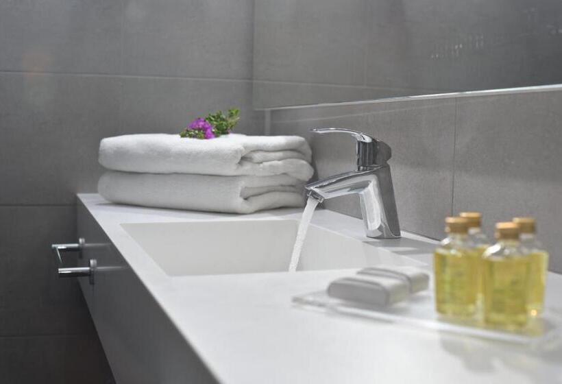 בית מלון כפרי Nissi Beach Resort