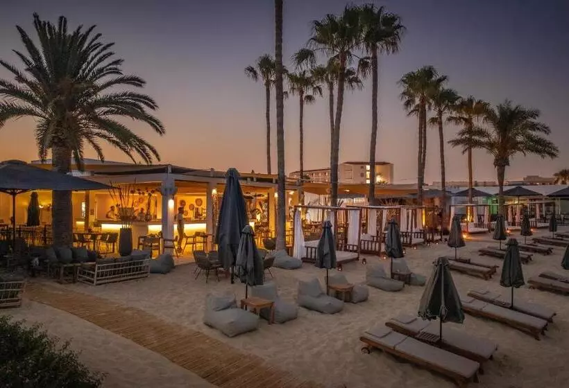 هتل Nissi Beach Resort