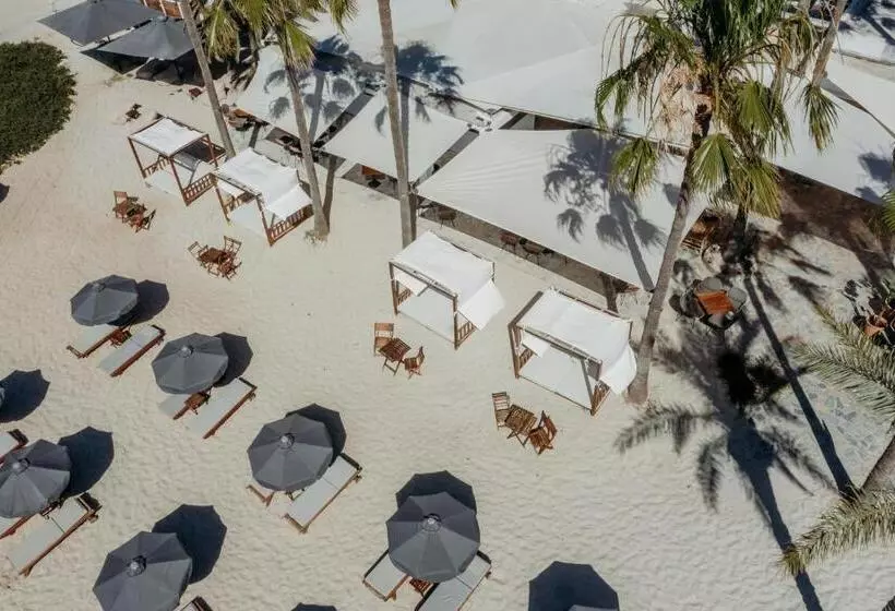 هتل Nissi Beach Resort