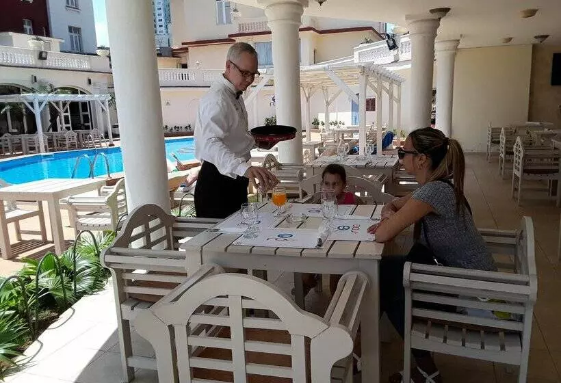 هتل Roc Presidente