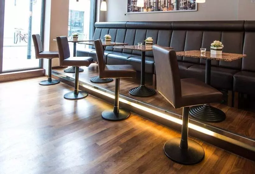 هتل Aquis Grana City