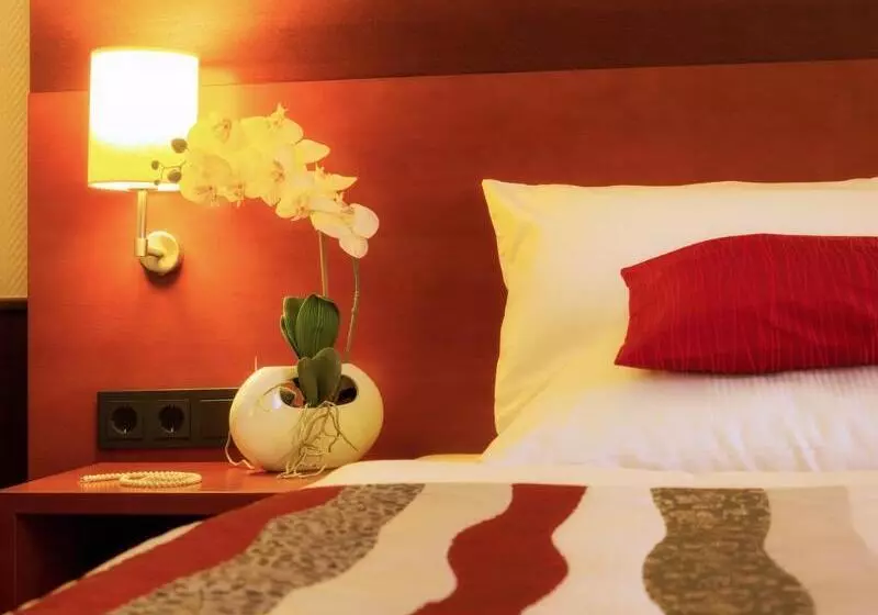 هتل Aquis Grana City