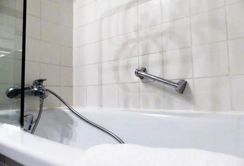 Отель Konigshof The Arthouse