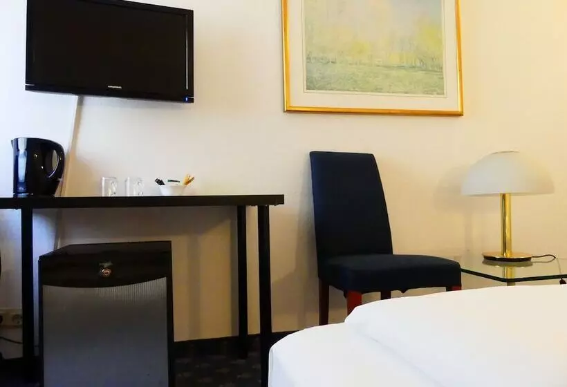 Отель Konigshof The Arthouse