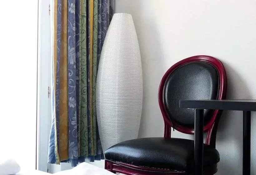 Отель Konigshof The Arthouse