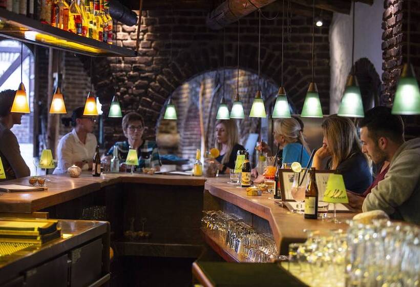 Отель Land Gut Höhne