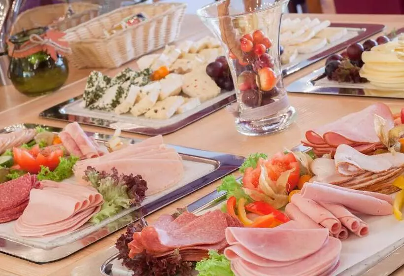 Отель Marburger Hof