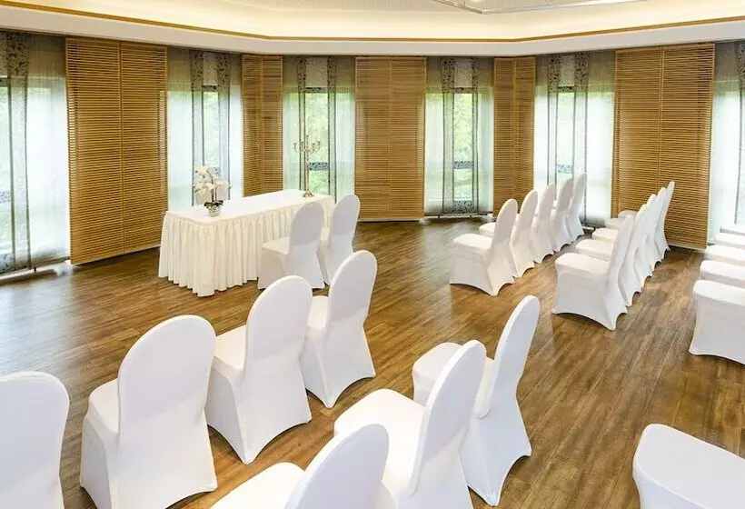 Отель Schutzenhof