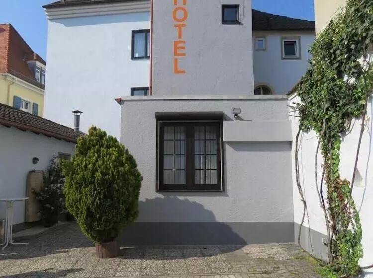 Отель Trutzpfaff