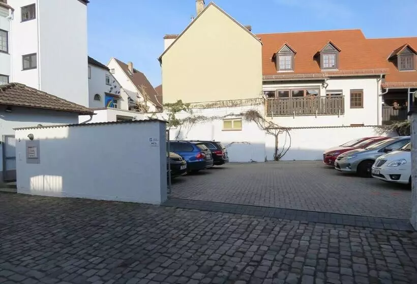 Отель Trutzpfaff