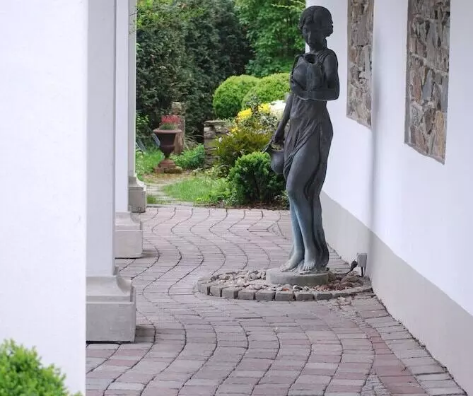 Romantik Hotel Neuhaus