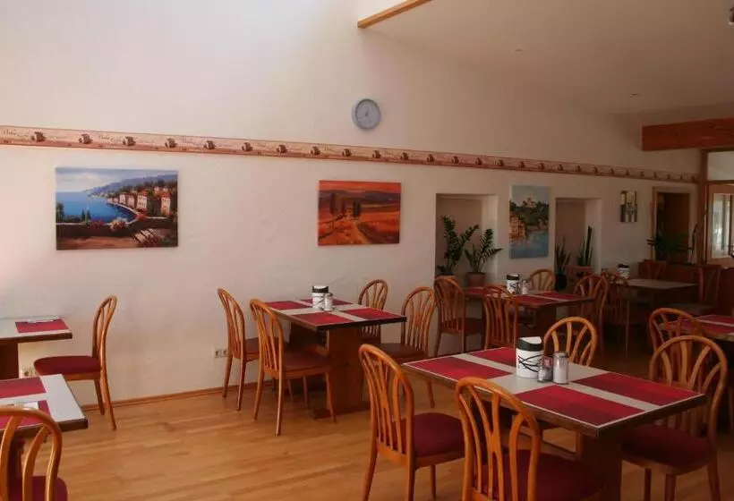 Отель Gasthof Berg