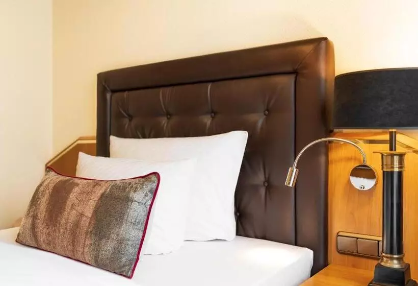 Отель Der Heidehof Conference & Spa Resort