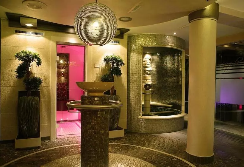 Отель Der Heidehof Conference & Spa Resort