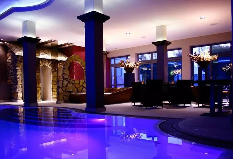 Отель Der Heidehof Conference & Spa Resort