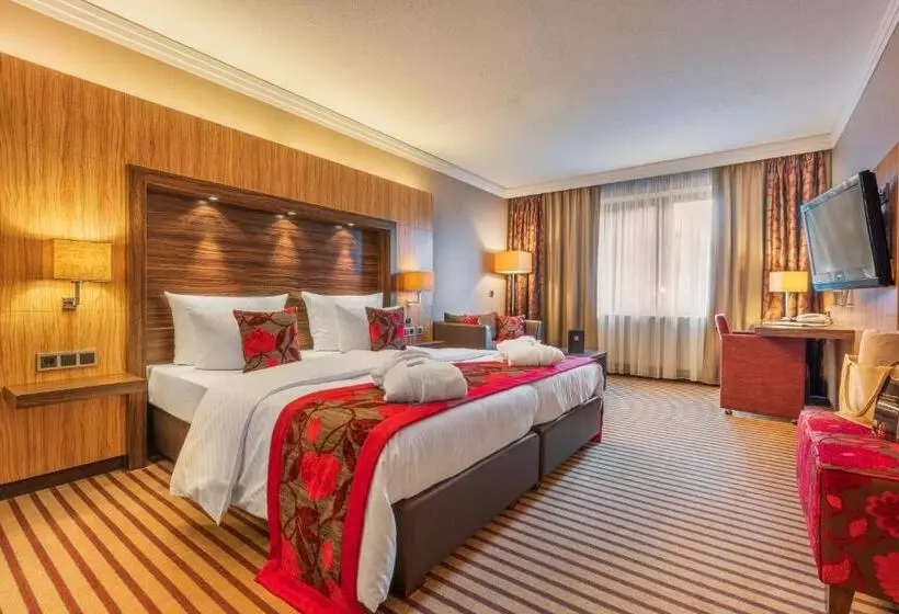 Отель Der Heidehof Conference & Spa Resort