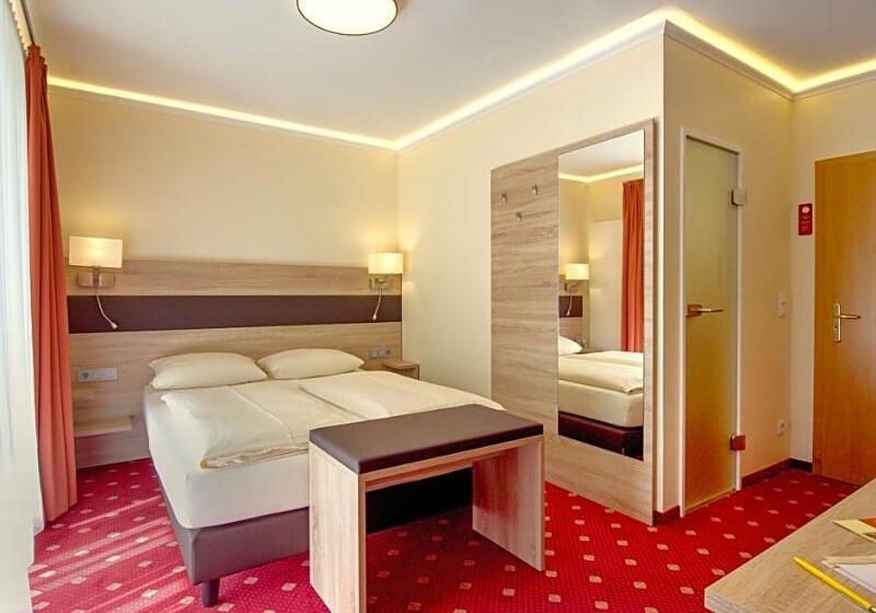 Hotelli Kriemhild Am Hirschgarten