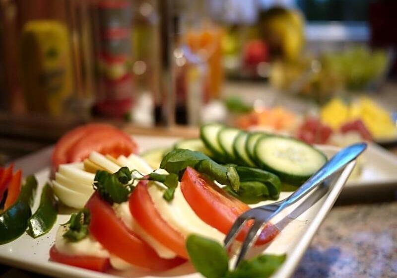 Hotelli Kriemhild Am Hirschgarten