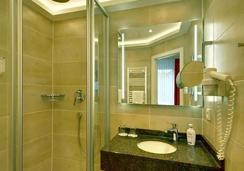 Hotell Kriemhild Am Hirschgarten