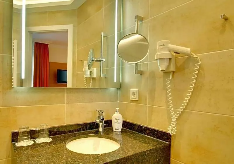 Hotell Kriemhild Am Hirschgarten