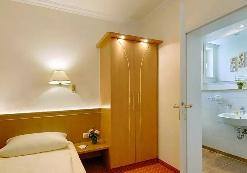 Hotell Kriemhild Am Hirschgarten