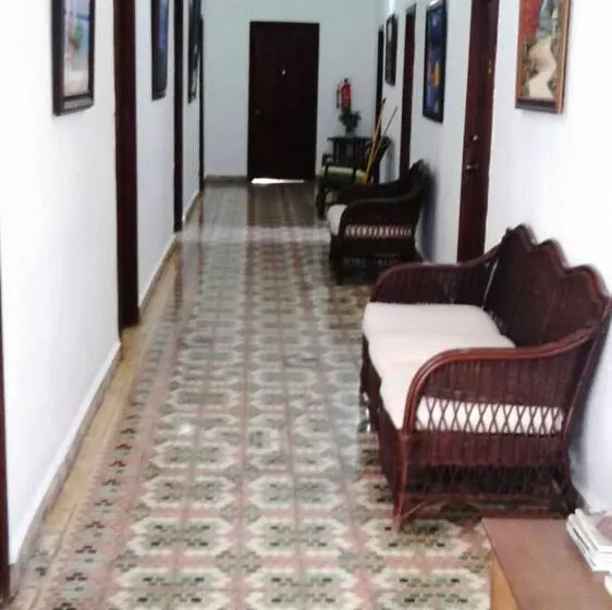 Class Colonial Aparta