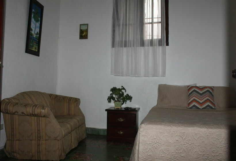 Class Colonial Aparta