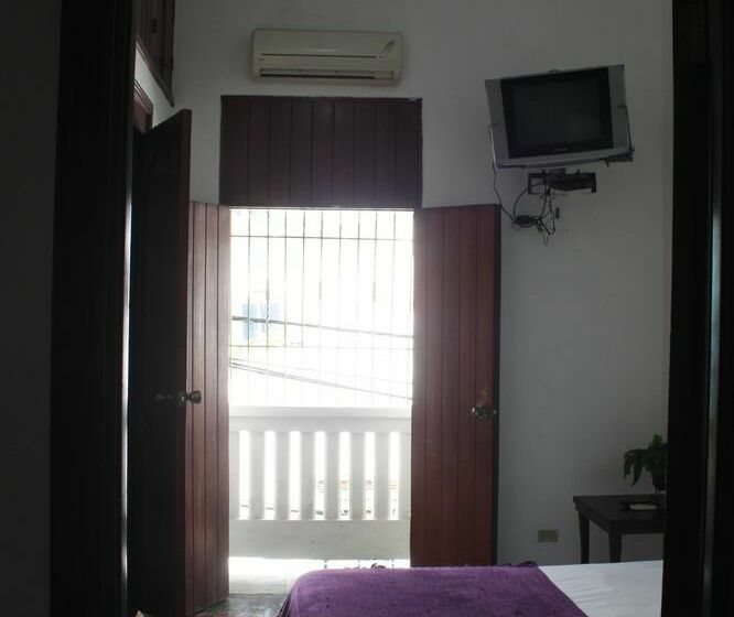 Class Colonial Aparta