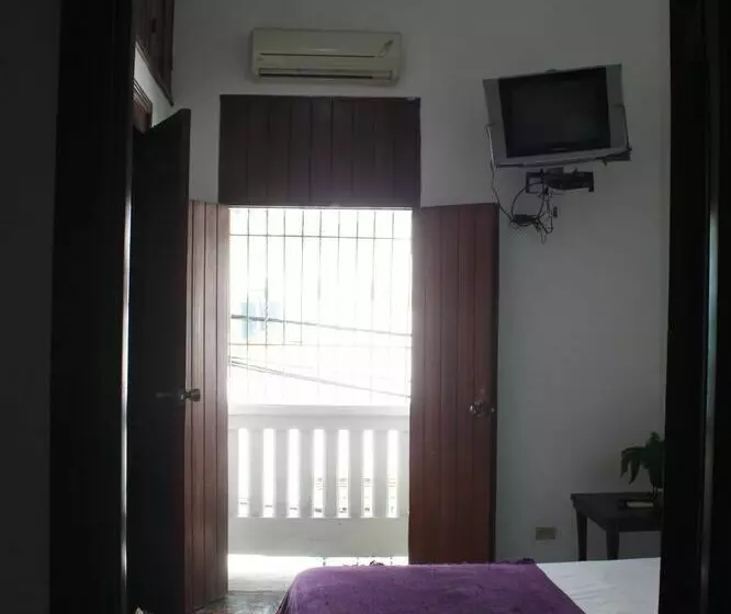 Class Colonial Aparta