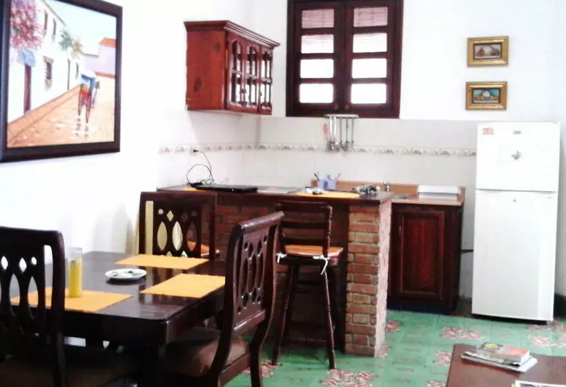 Class Colonial Aparta