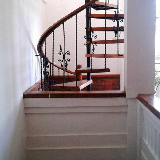 Class Colonial Aparta