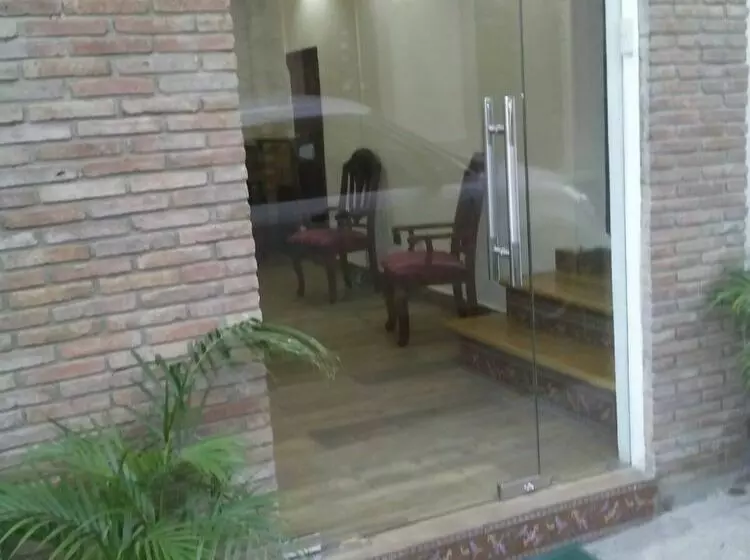 Class Colonial Aparta