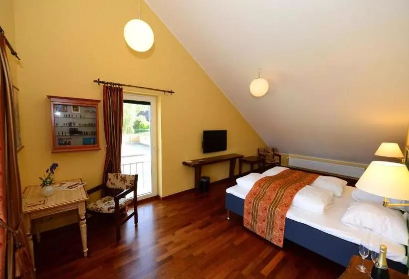 فندق And Restaurant Fru Larsen